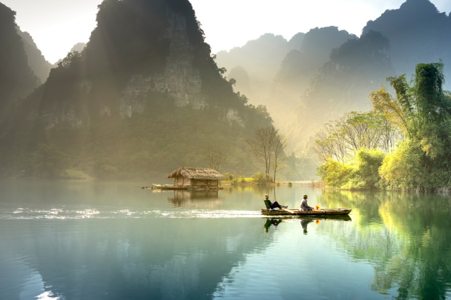Vietnam Discovery Tour – 8 Days in Ho Chi Minh, Da Nang, Hanoi & Halong Bay