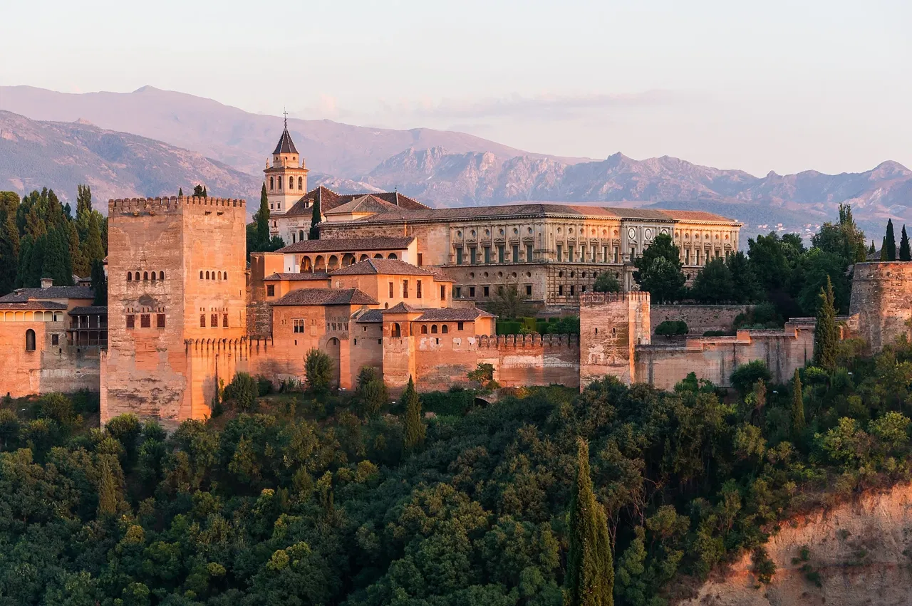 Day 8: Guided tour of Granada. Entrance to Alhambra Palace and Generalife Gardens.